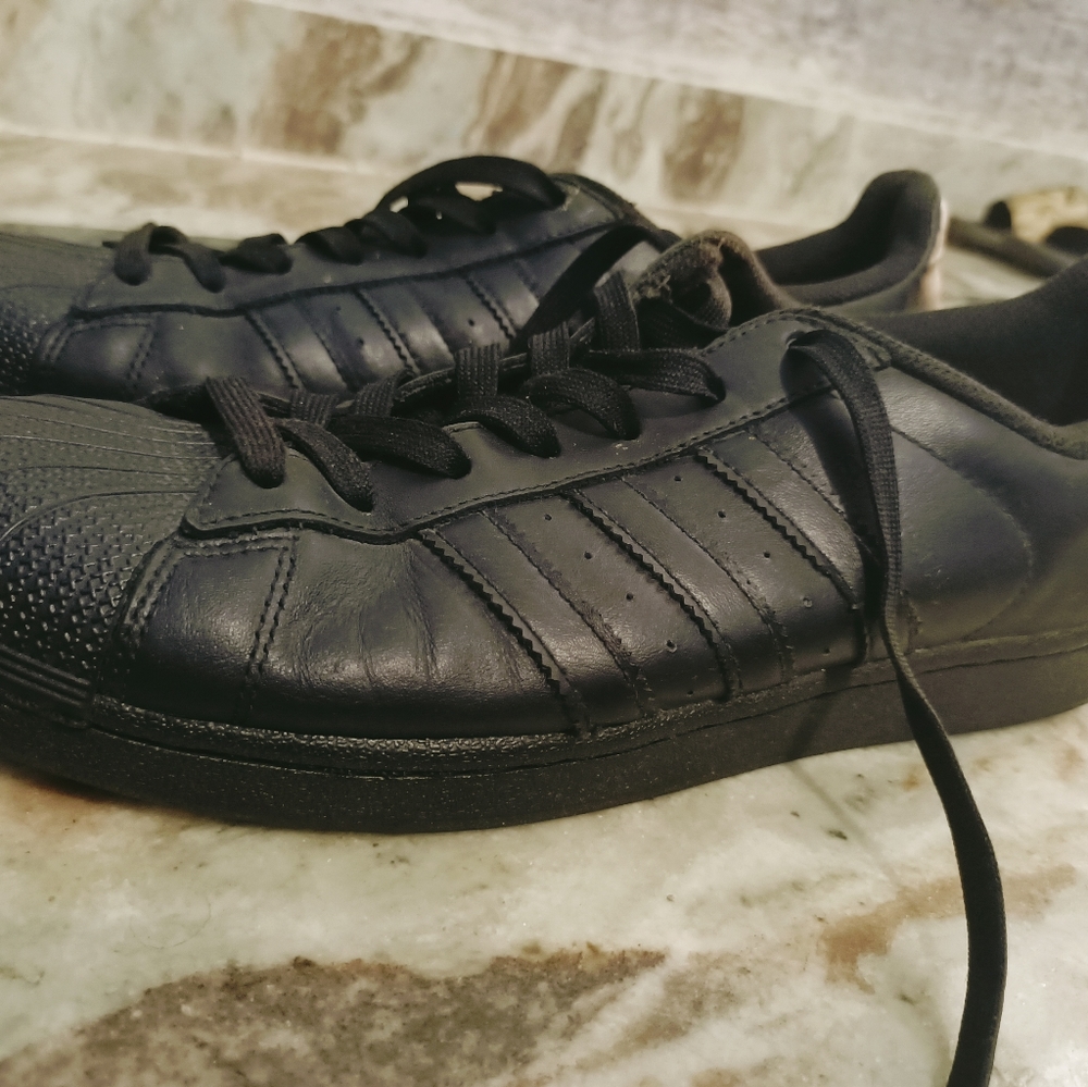 Adidas - Picture 4 of 16